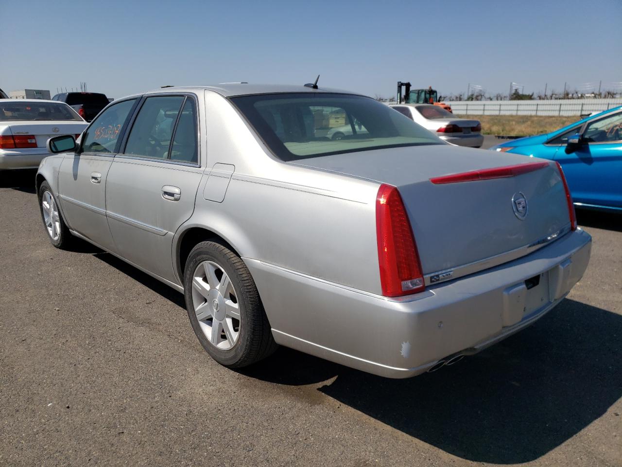 Photo 3 from auction – 2007 CADILLAC DTS with VIN 1G6KD57Y67U106870