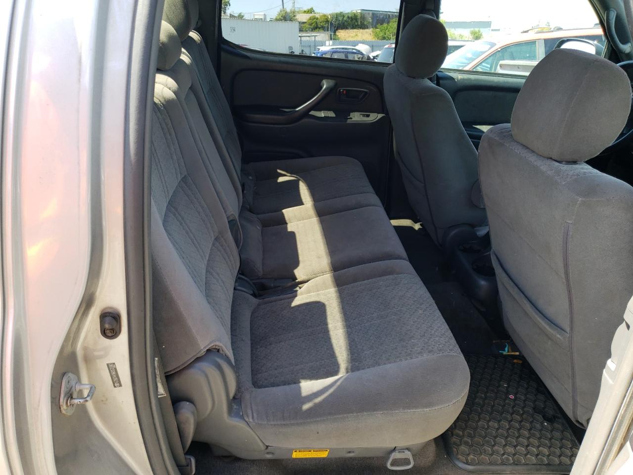 Photo 6 from auction – 2006 TOYOTA TUNDRA DOU with VIN 5TBDT44166S535982
