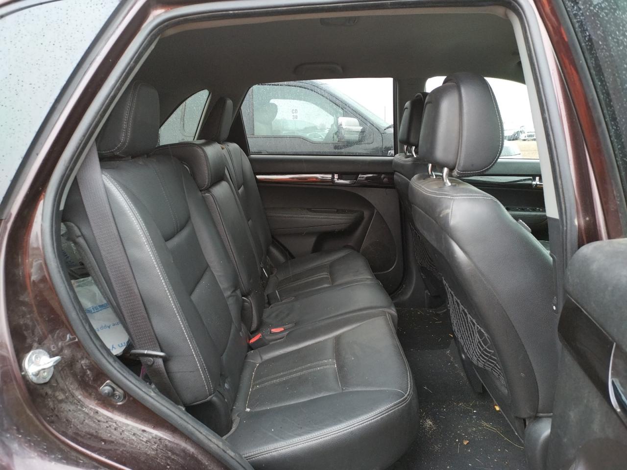 Photo 17 from auction – 2011 KIA SORENTO EX with VIN 5XYKUDA19BG014858