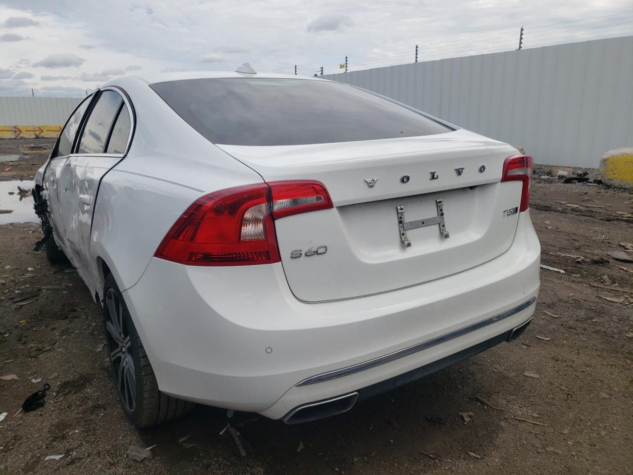 Photo 3 from auction – 2016 VOLVO S60 PLATIN with VIN LYV612TM6GB099518