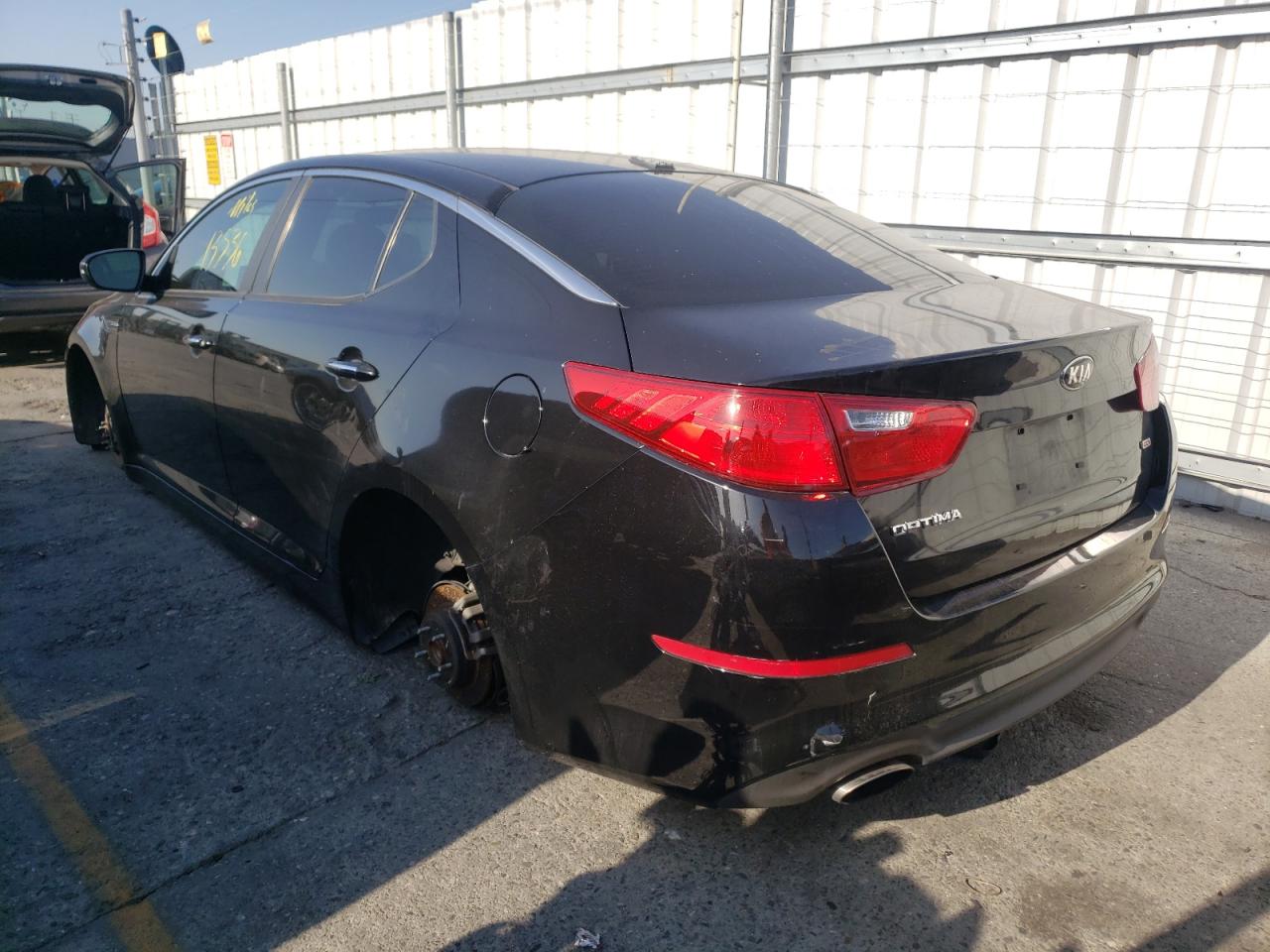 Photo 3 from auction – 2015 KIA OPTIMA LX with VIN KNAGM4A70F5664782