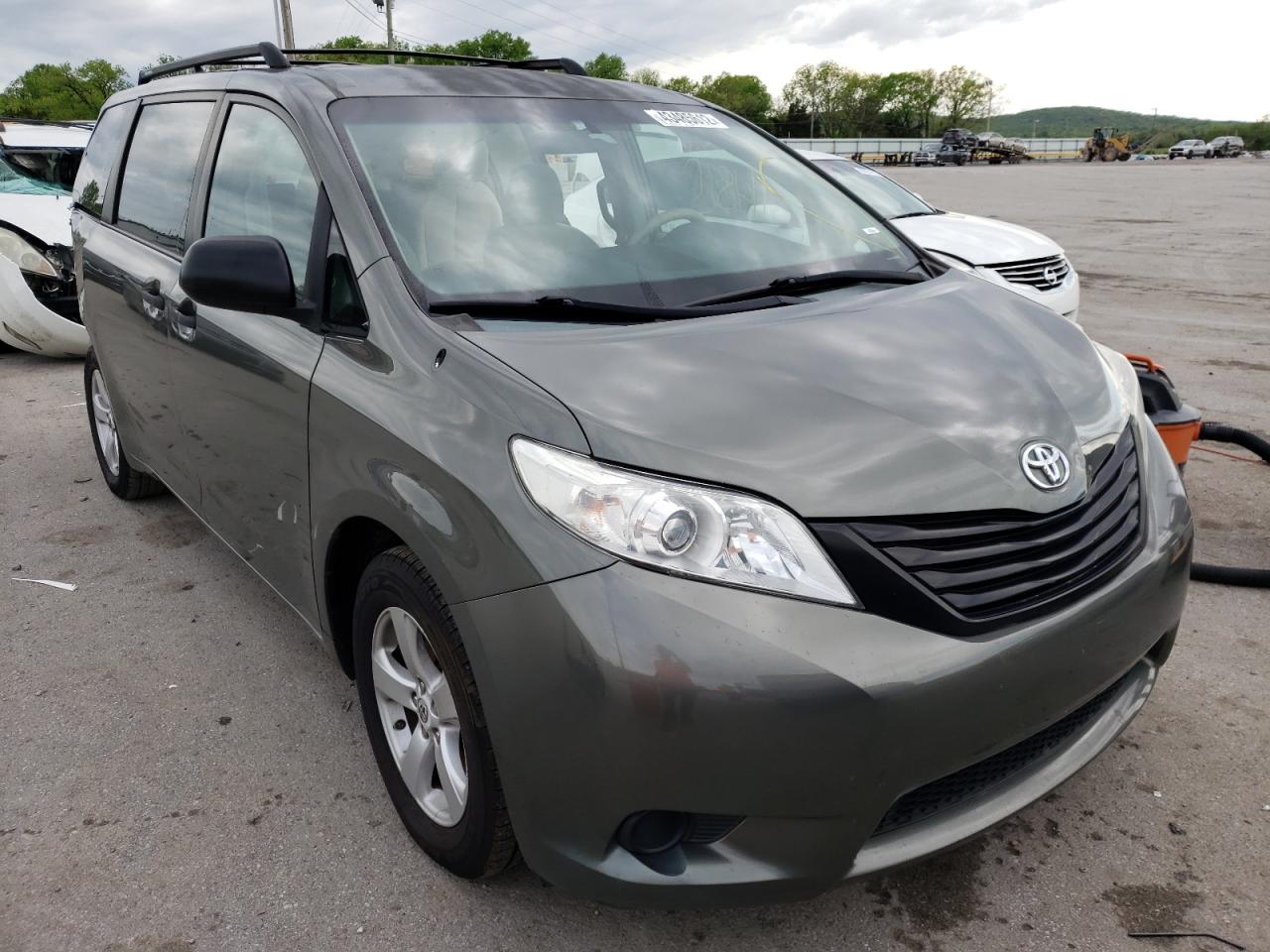 TOYOTA SIENNA BAS 2012 with VIN 5TDKA3DC4CS011239 - Photo from auction