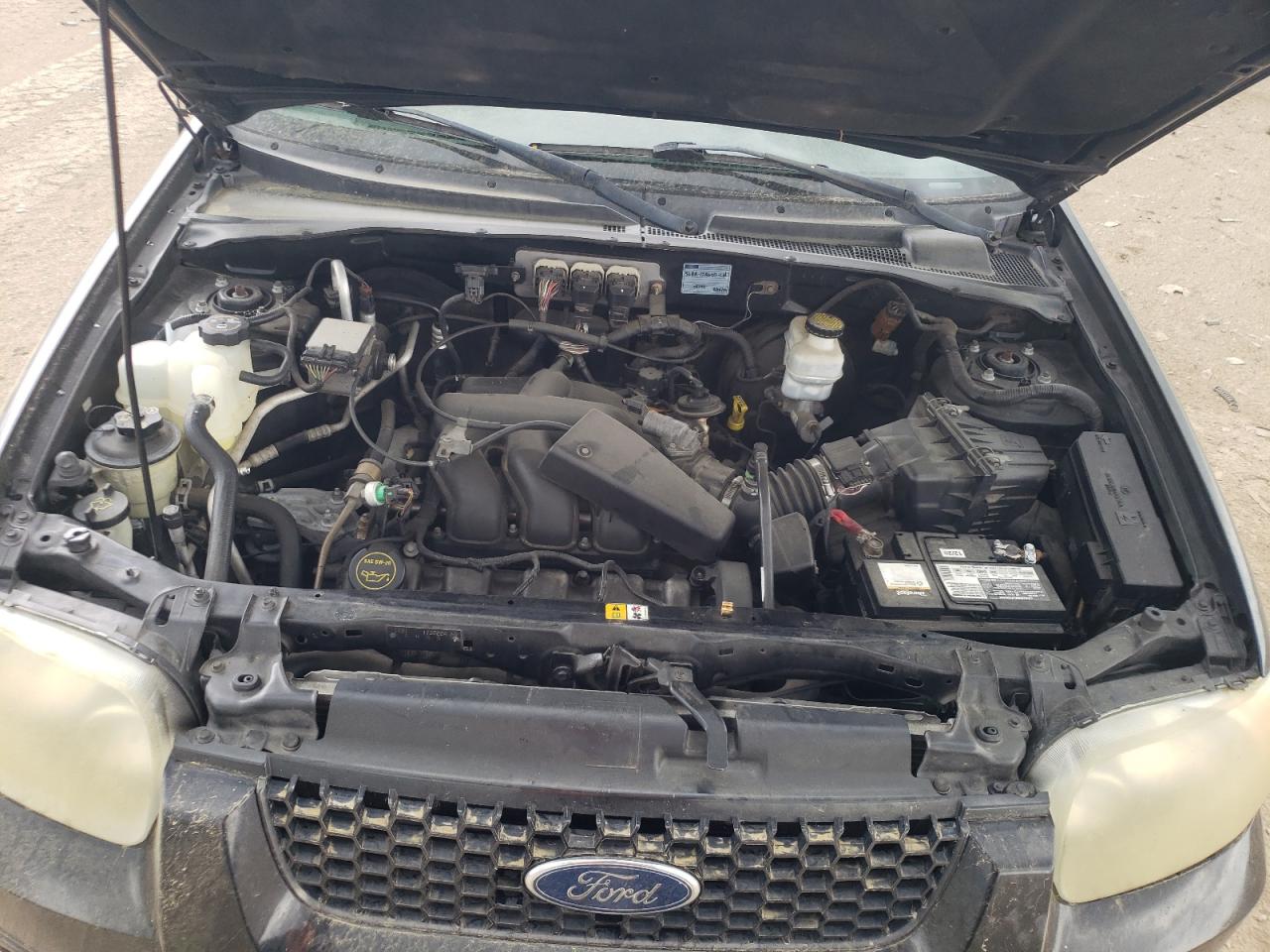 Photo 7 from auction – 2005 FORD ESCAPE LIM with VIN 1FMYU04185KA22524