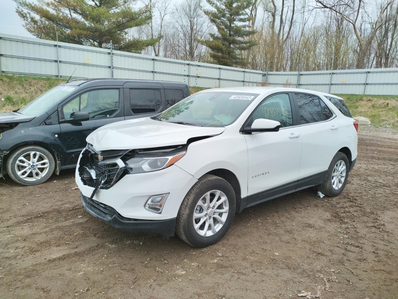 Photo 2 from auction – 2021 CHEVROLET EQUINOX LT with VIN 3GNAXUEVXMS157360