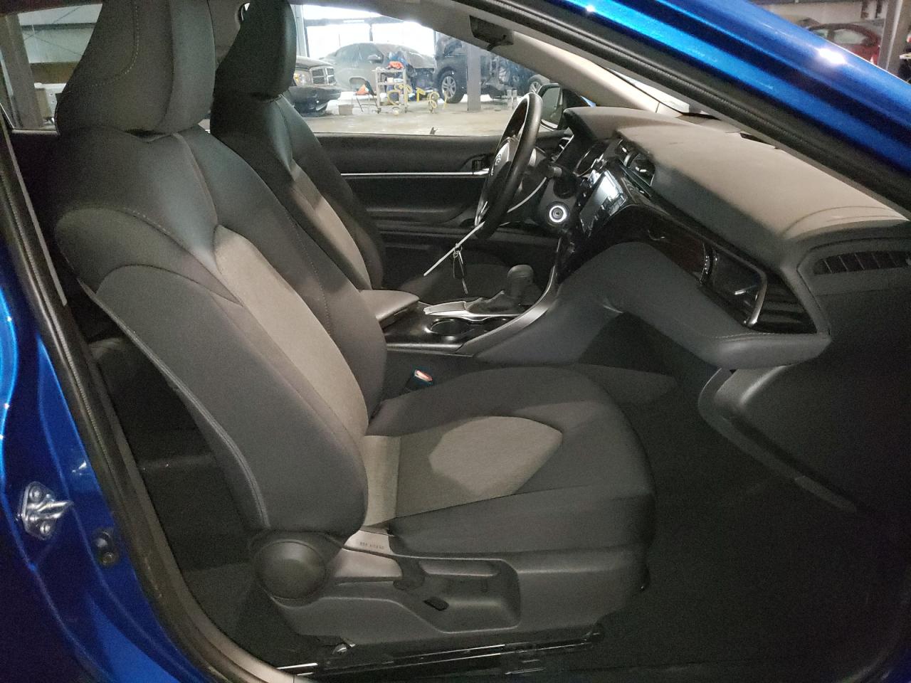 Photo 5 from auction – 2020 TOYOTA CAMRY LE with VIN 4T1C11AK2LU373694