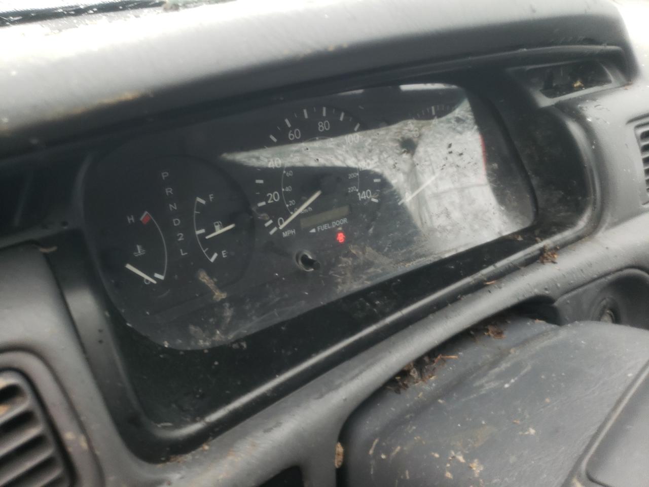 Photo 8 from auction – 2001 TOYOTA CAMRY CE with VIN JT2BF22K810300610