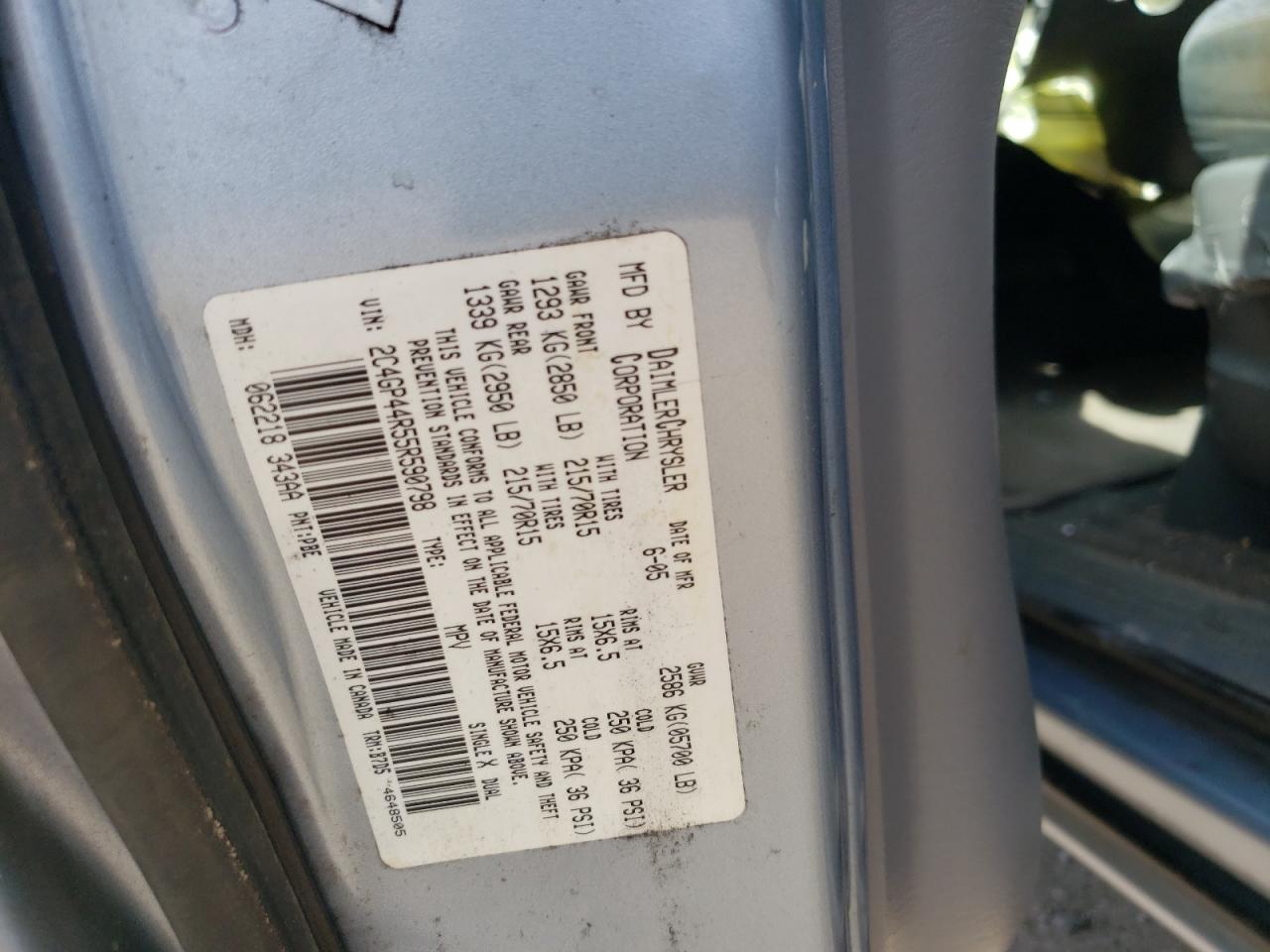 Photo 10 from auction – 2005 CHRYSLER TOWN & COU with VIN 2C4GP44R55R590798