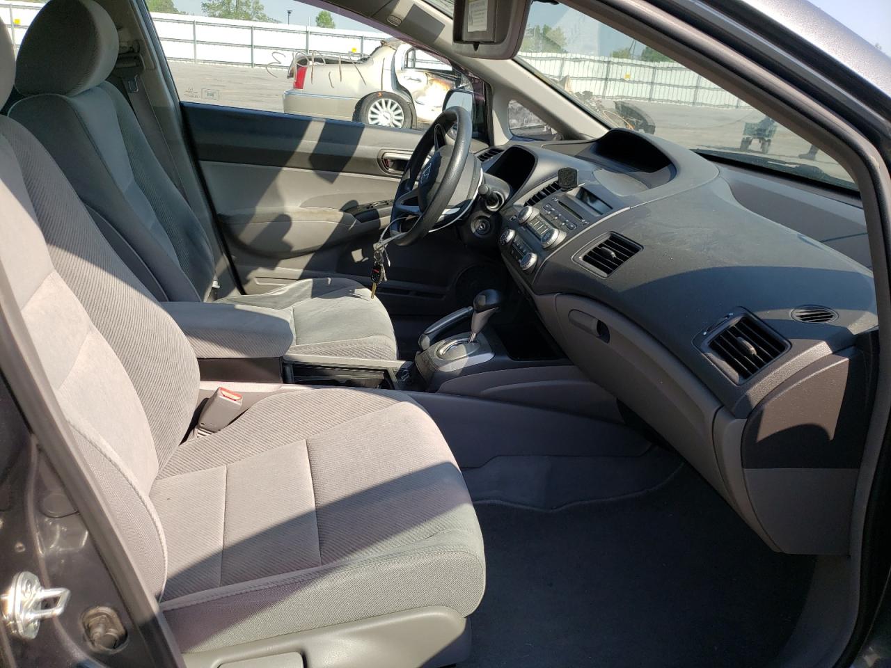 Photo 5 from auction – 2011 HONDA CIVIC LX with VIN 19XFA1F59BE049918