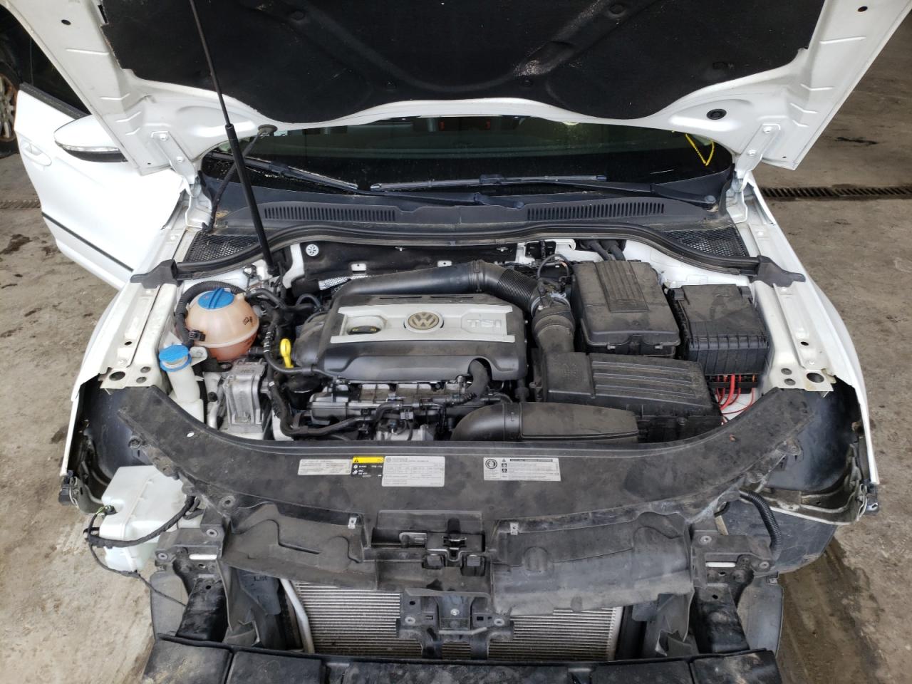 Photo 7 from auction – 2016 VOLKSWAGEN CC BASE with VIN WVWBN7AN0GE502873