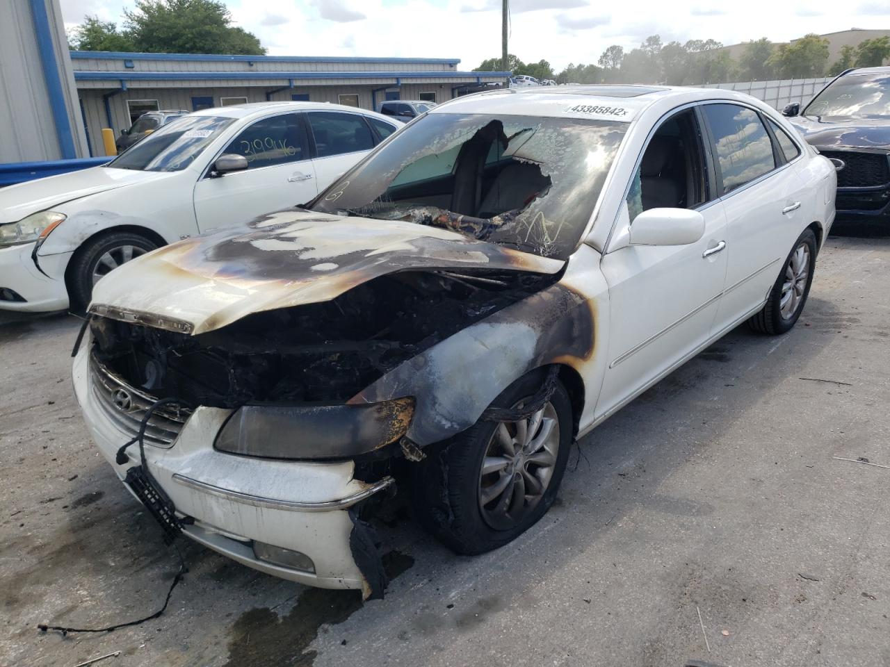 Photo 2 from auction – 2007 HYUNDAI AZERA SE with VIN KMHFC46F27A201547