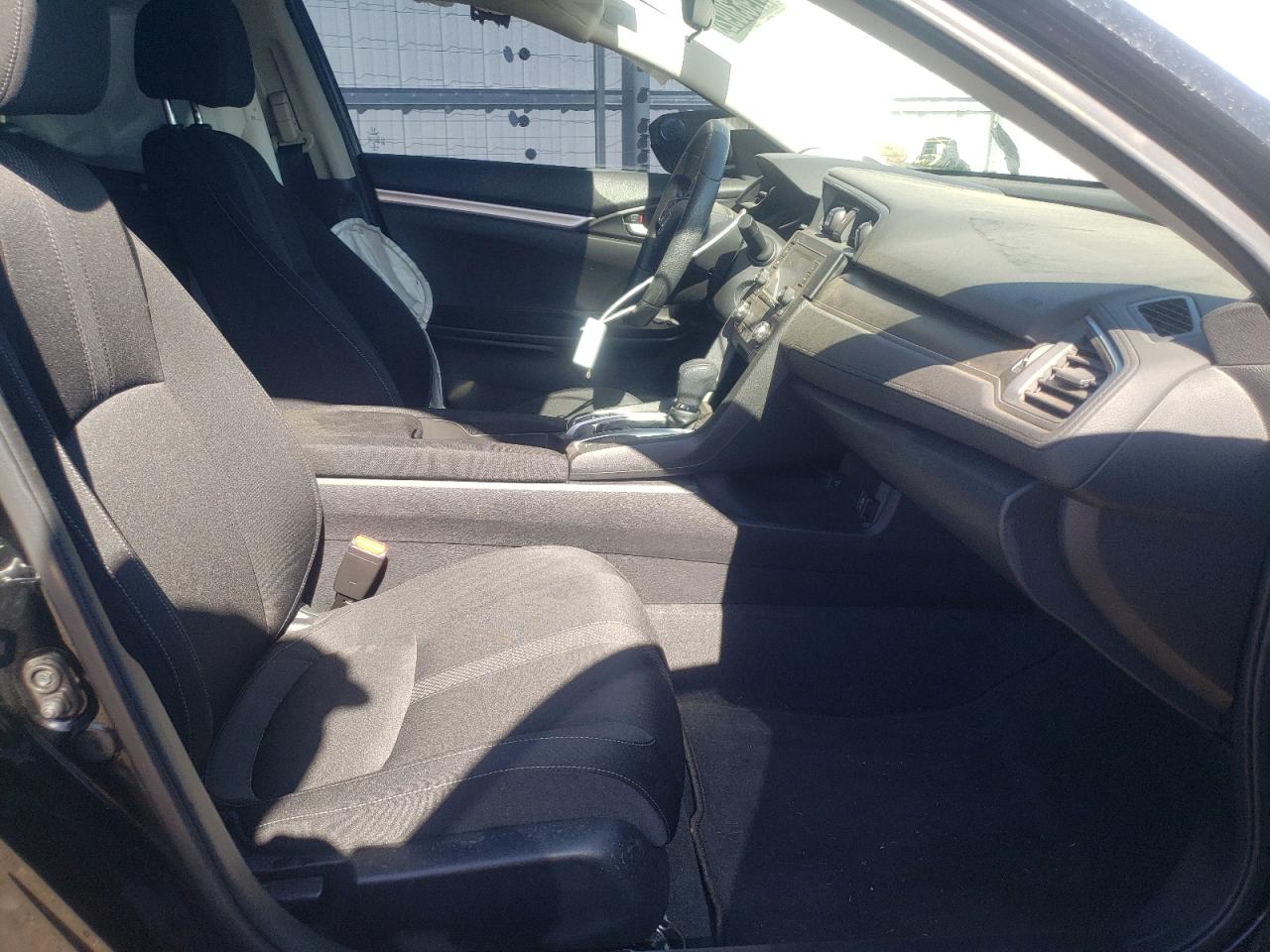 Photo 5 from auction – 2021 HONDA CIVIC LX with VIN 2HGFC2F6XMH522467