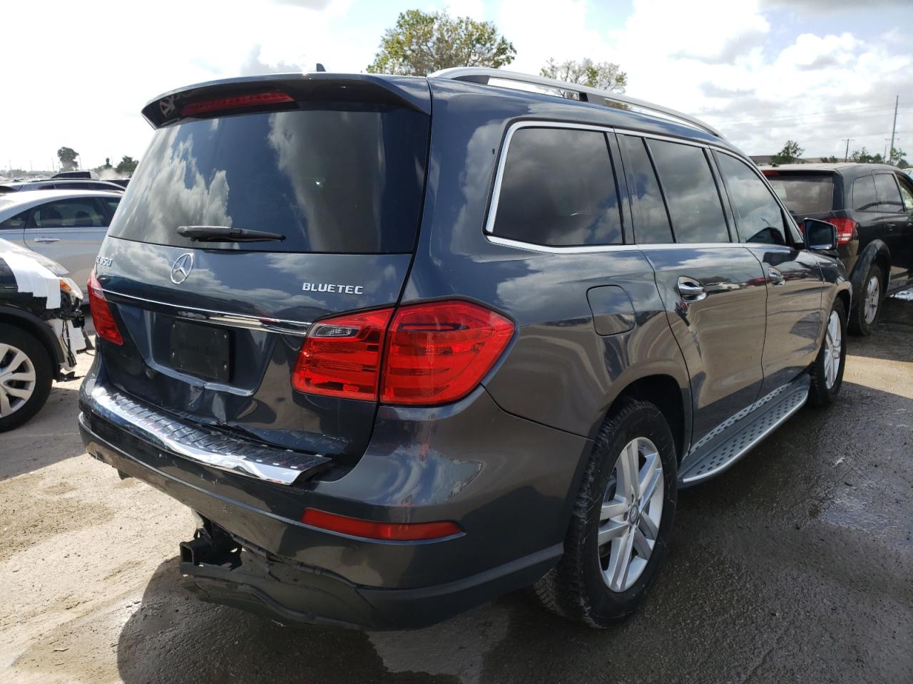 Photo 4 from auction – 2015 MERCEDES-BENZ GL 350 BLU with VIN 4JGDF2EE2FA574887