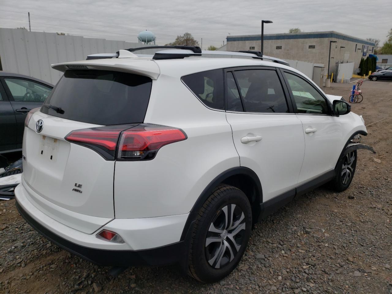 Photo 4 from auction – 2016 TOYOTA RAV4 LE with VIN JTMBFREV2GJ096573
