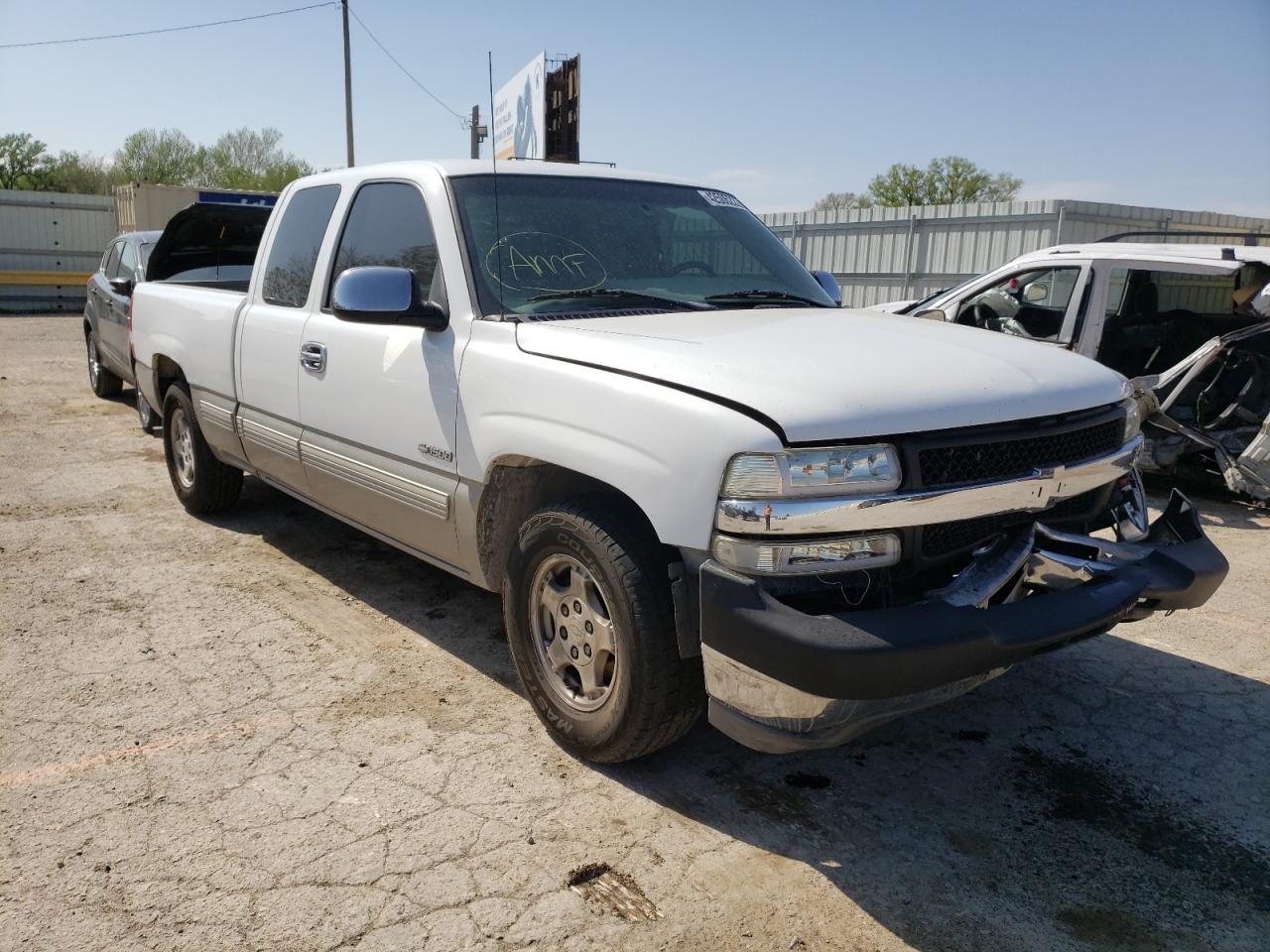 CHEVROLET SILVERADO 1999 with VIN 2GCEC19T0X1245735 - Photo from auction