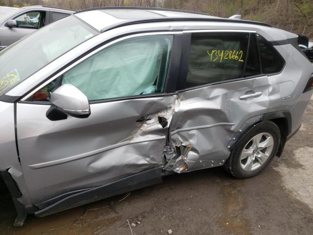 Photo 9 from auction – 2021 TOYOTA RAV4 XLE with VIN 2T3P1RFV4MC189516