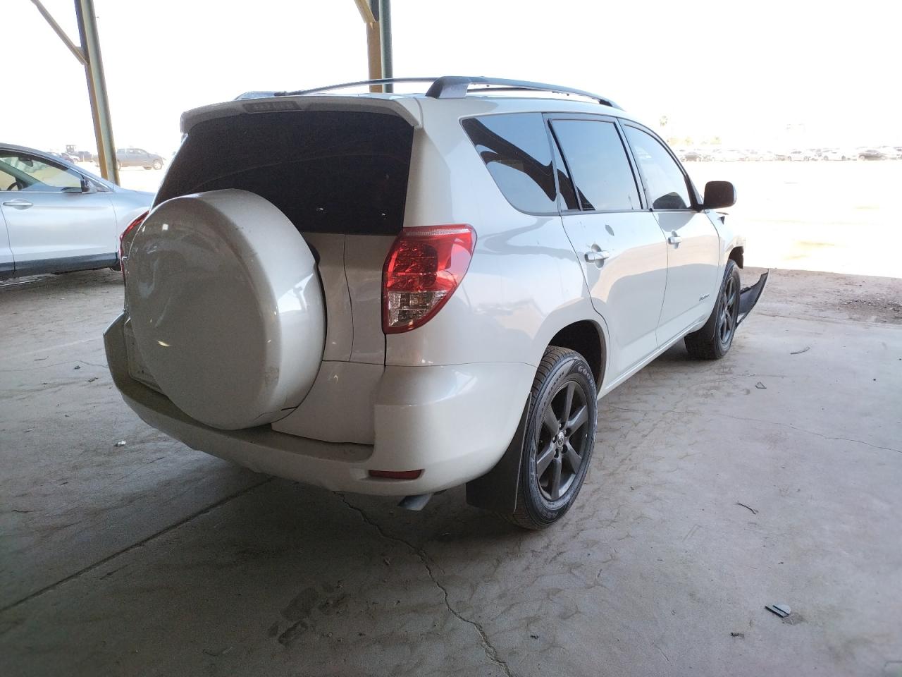 Photo 4 from auction – 2008 TOYOTA RAV4 LIMIT with VIN JTMZK31V385020576