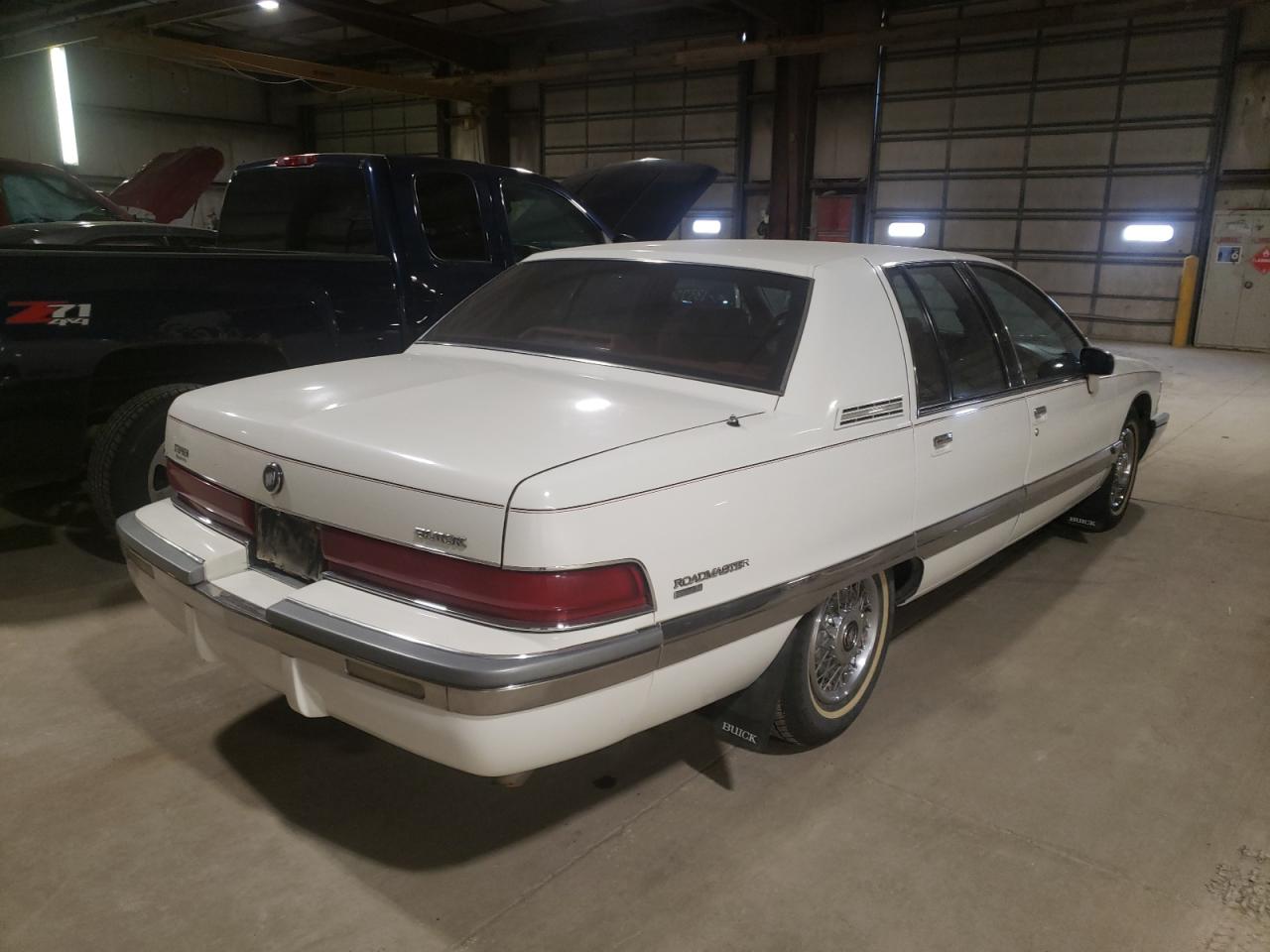 Photo 4 from auction – 1992 BUICK ROADMASTER with VIN 1G4BT5377NR405440