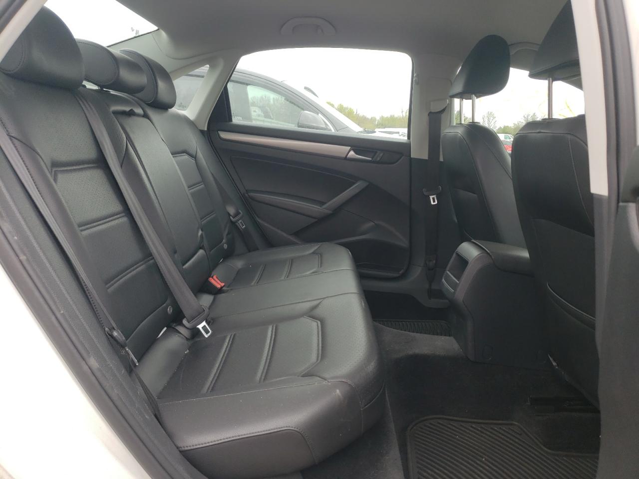 Photo 6 from auction – 2015 VOLKSWAGEN PASSAT S with VIN 1VWAT7A31FC083679