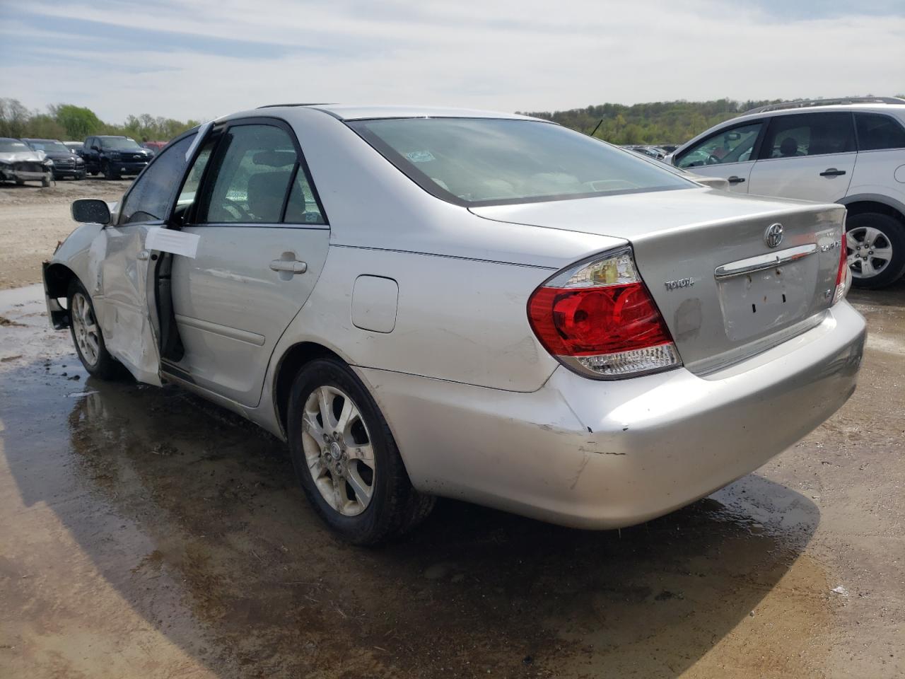 Photo 3 from auction – 2006 TOYOTA CAMRY LE with VIN 4T1BF30K06U111154