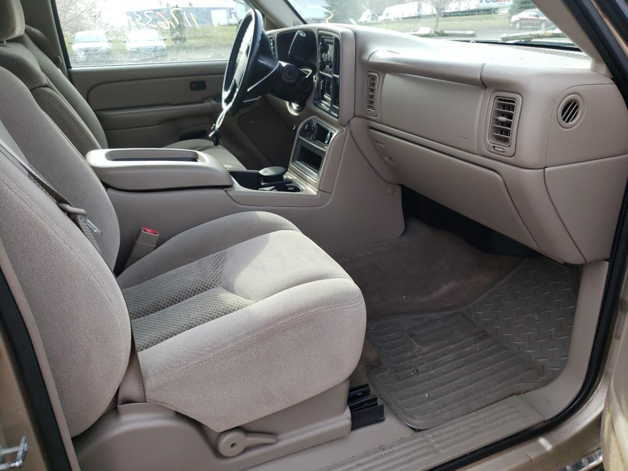 Photo 5 from auction – 2004 CHEVROLET SILVERADO with VIN 2GCEK19T941239043