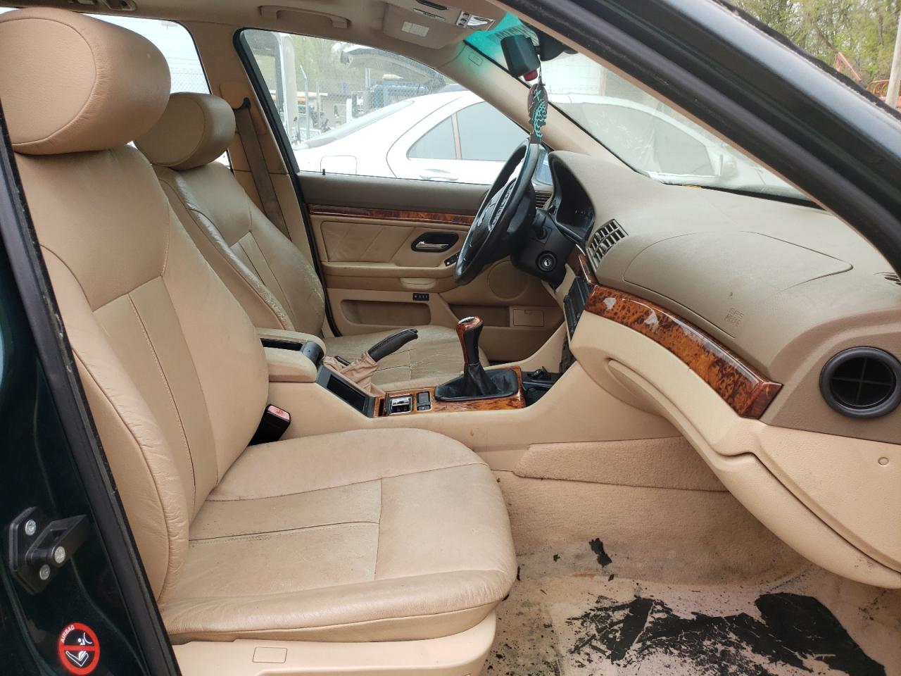 Photo 5 from auction – 2000 BMW 528 IT with VIN WBADP5348YBR95469