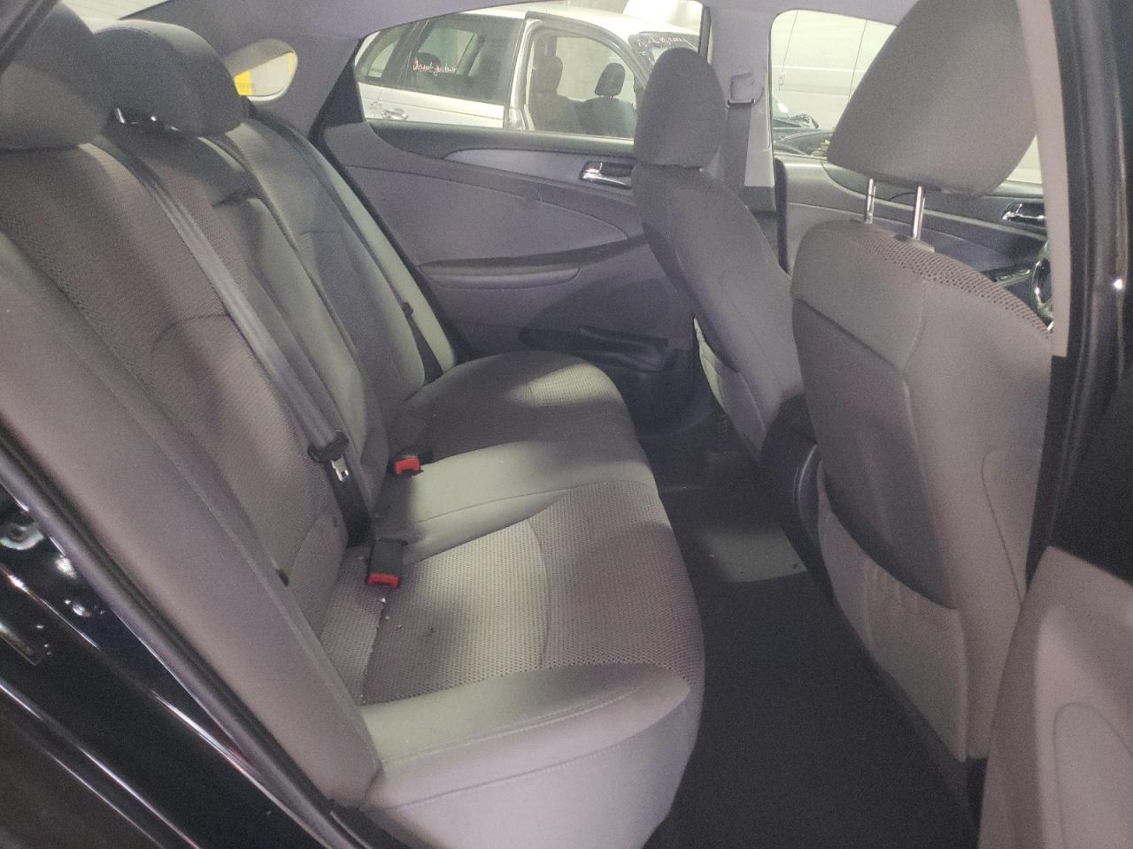 Photo 6 from auction – 2013 HYUNDAI SONATA GLS with VIN 5NPEB4AC4DH521280