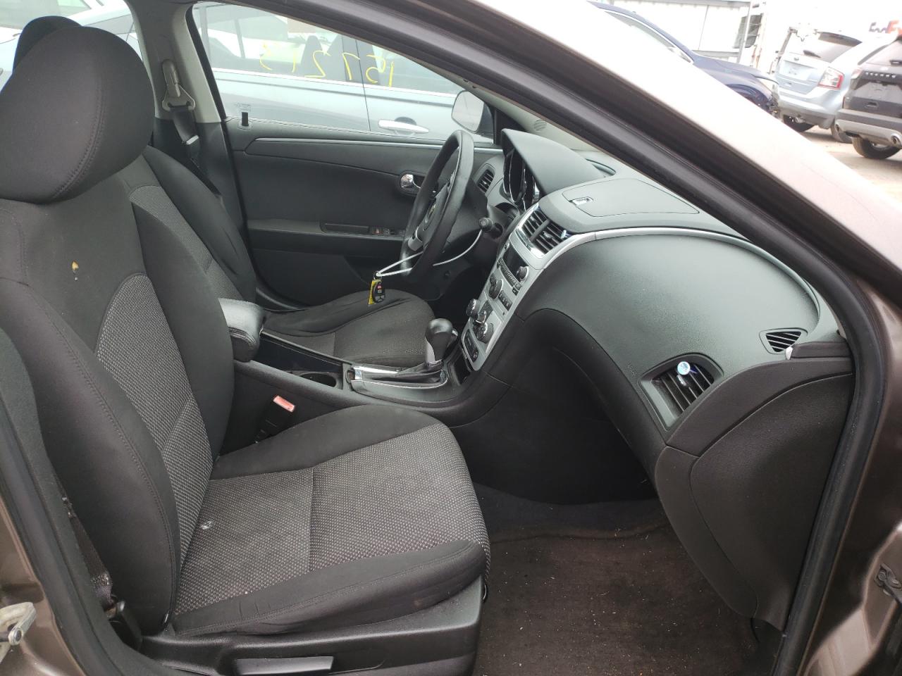 Photo 5 from auction – 2011 CHEVROLET MALIBU with VIN 1G1ZC5E12BF175517