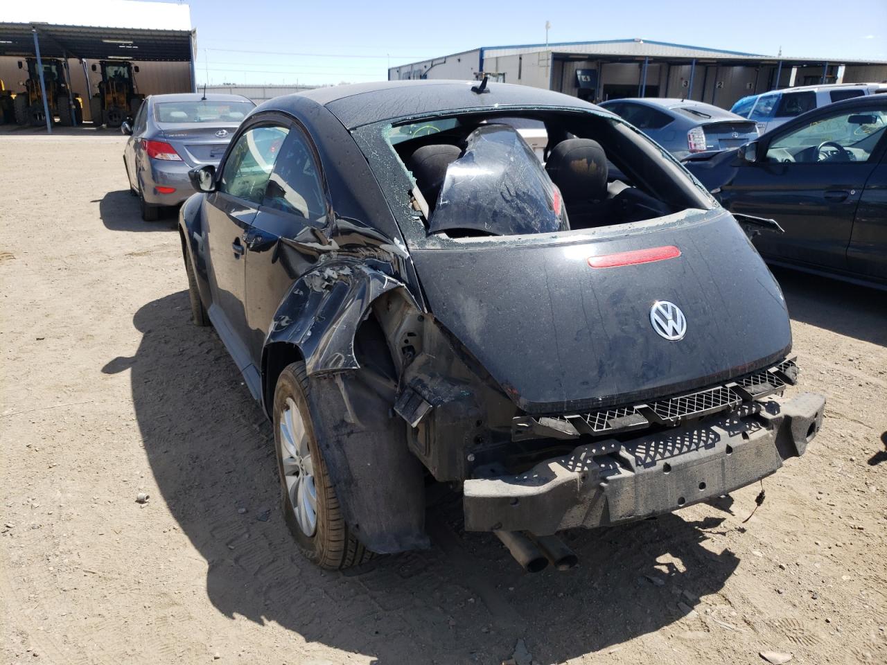 Photo 3 from auction – 2014 VOLKSWAGEN BEETLE with VIN 3VWF17AT6EM641700