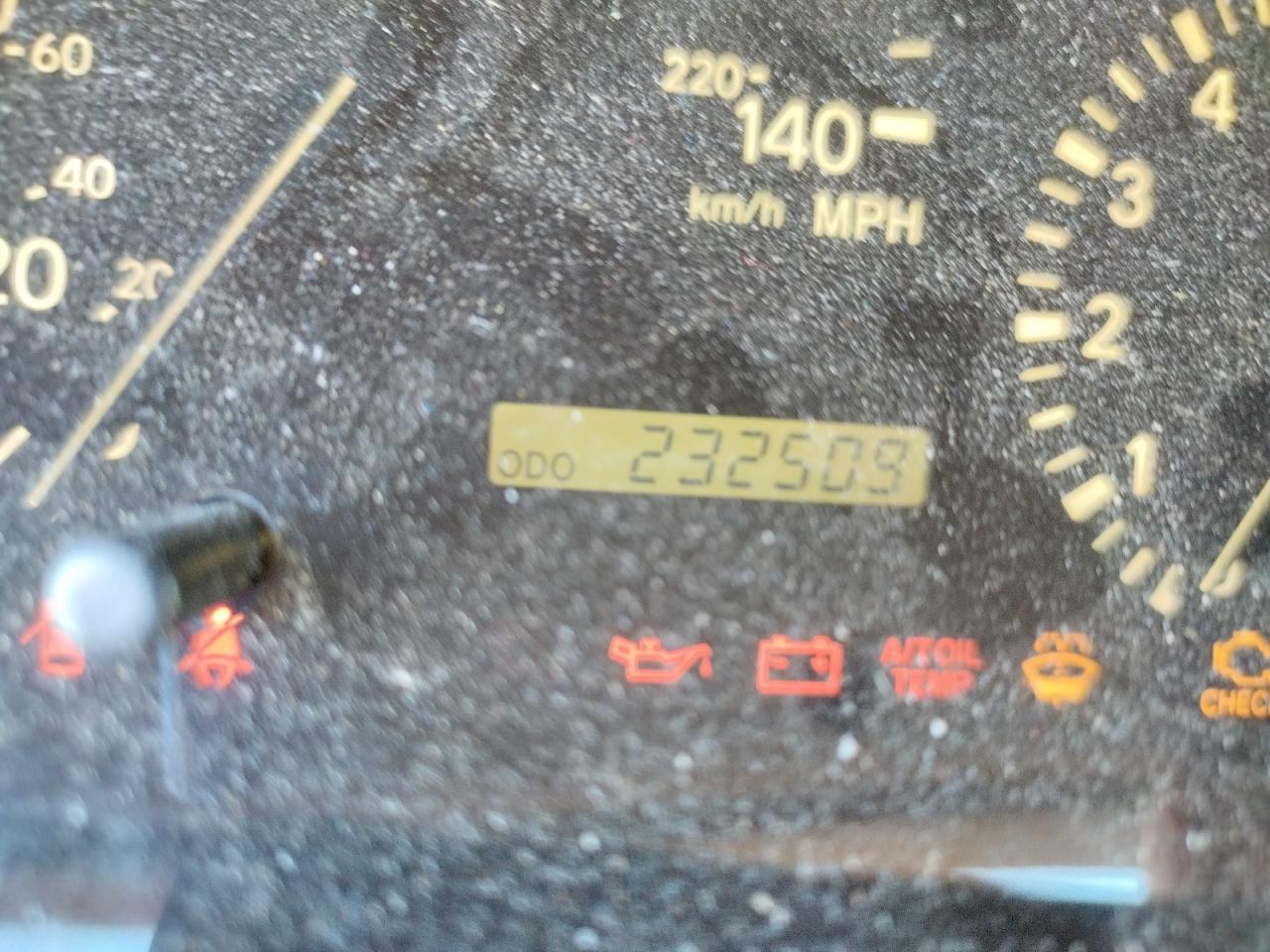Photo 8 from auction – 2002 LEXUS RX 300 with VIN JTJGF10U820143462