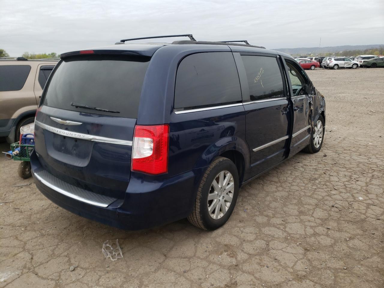 Photo 4 from auction – 2014 CHRYSLER TOWN & COU with VIN 2C4RC1BG1ER327017