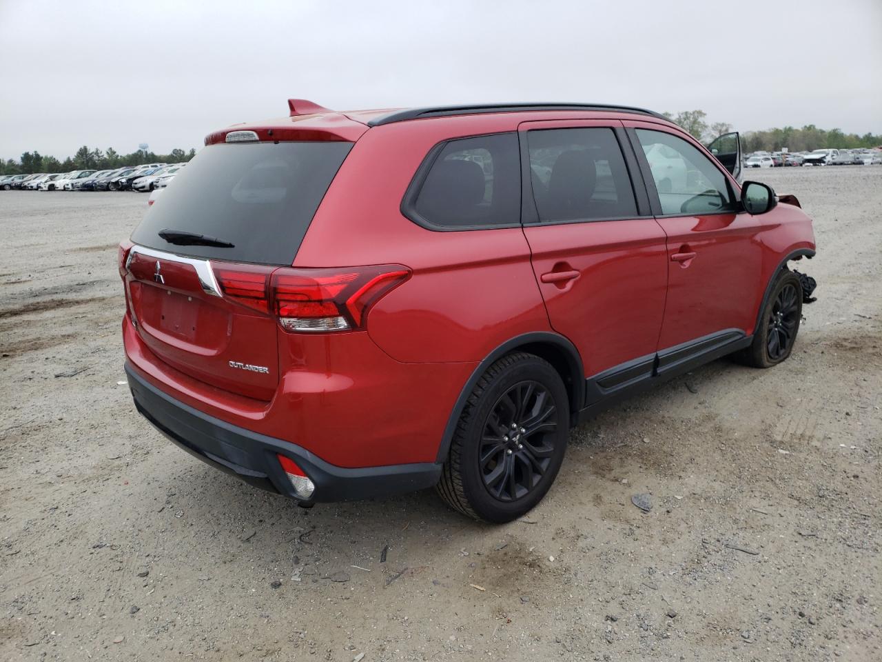Photo 4 from auction – 2018 MITSUBISHI OUTLANDER with VIN JA4AD3A31JZ046950