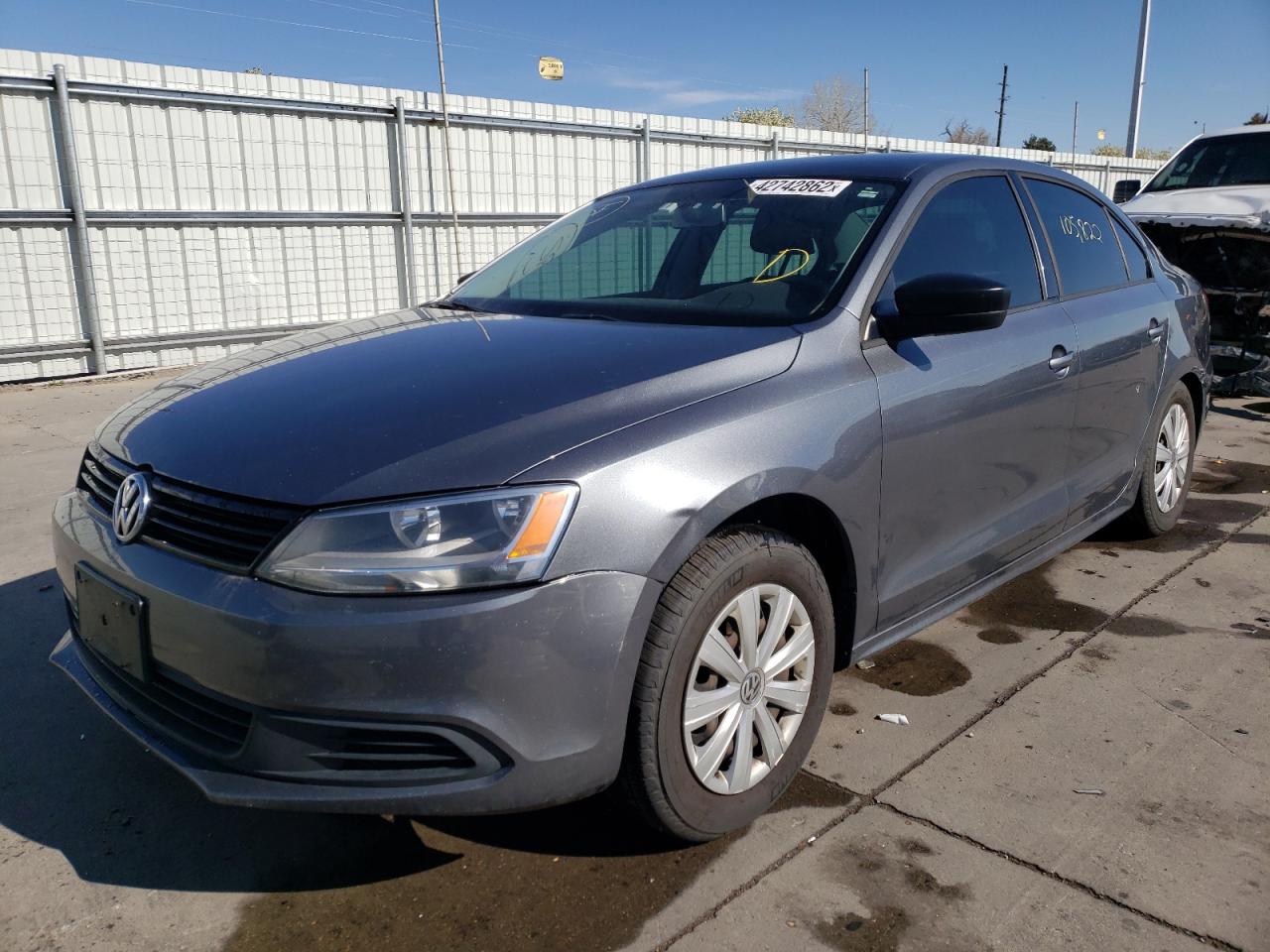 Photo 2 from auction – 2014 VOLKSWAGEN JETTA BASE with VIN 3VW2K7AJ6EM221641