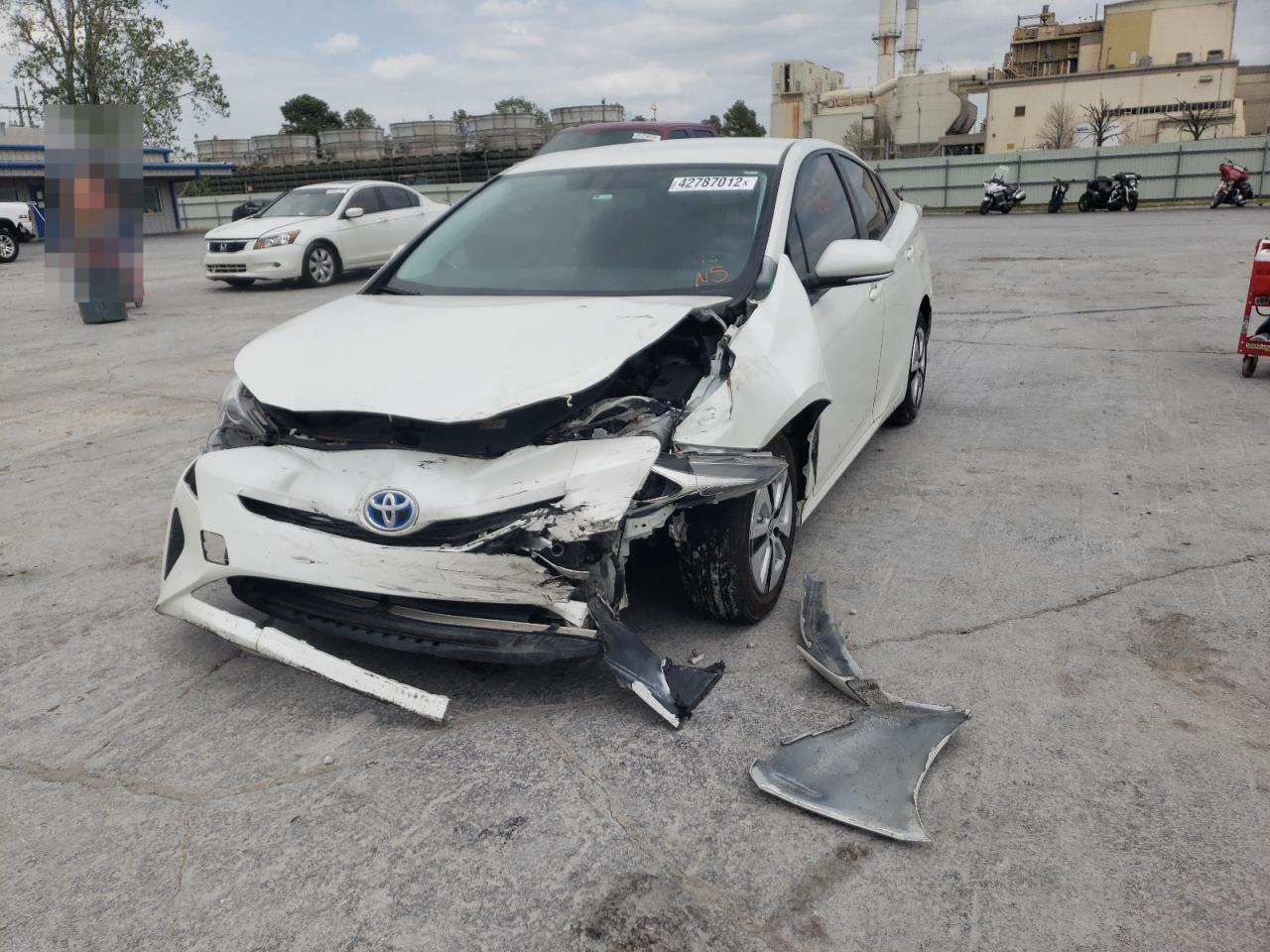 Photo 2 from auction – 2016 TOYOTA PRIUS with VIN JTDKARFU1G3017855