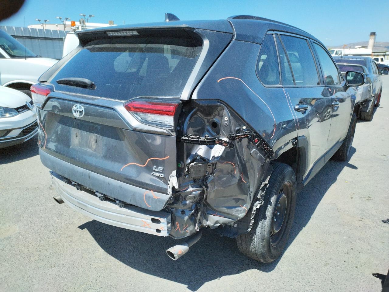 Photo 4 from auction – 2019 TOYOTA RAV4 LE with VIN 2T3G1RFV0KW001697