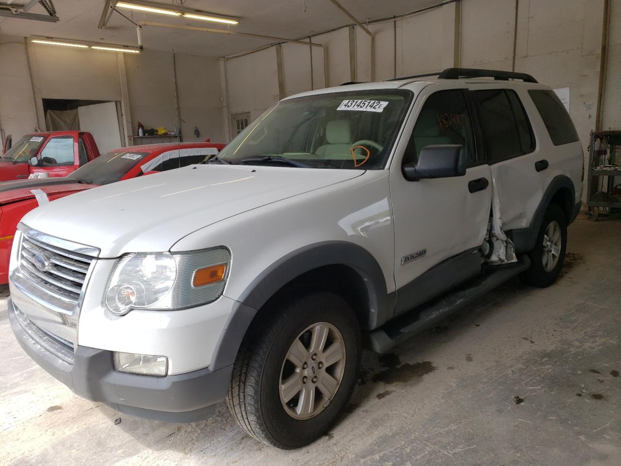 Photo 2 from auction – 2006 FORD EXPLORER X with VIN 1FMEU73E26UA86368