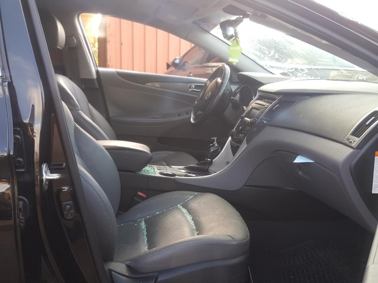 Photo 5 from auction – 2015 HYUNDAI SONATA HYB with VIN KMHEC4A44FA134482