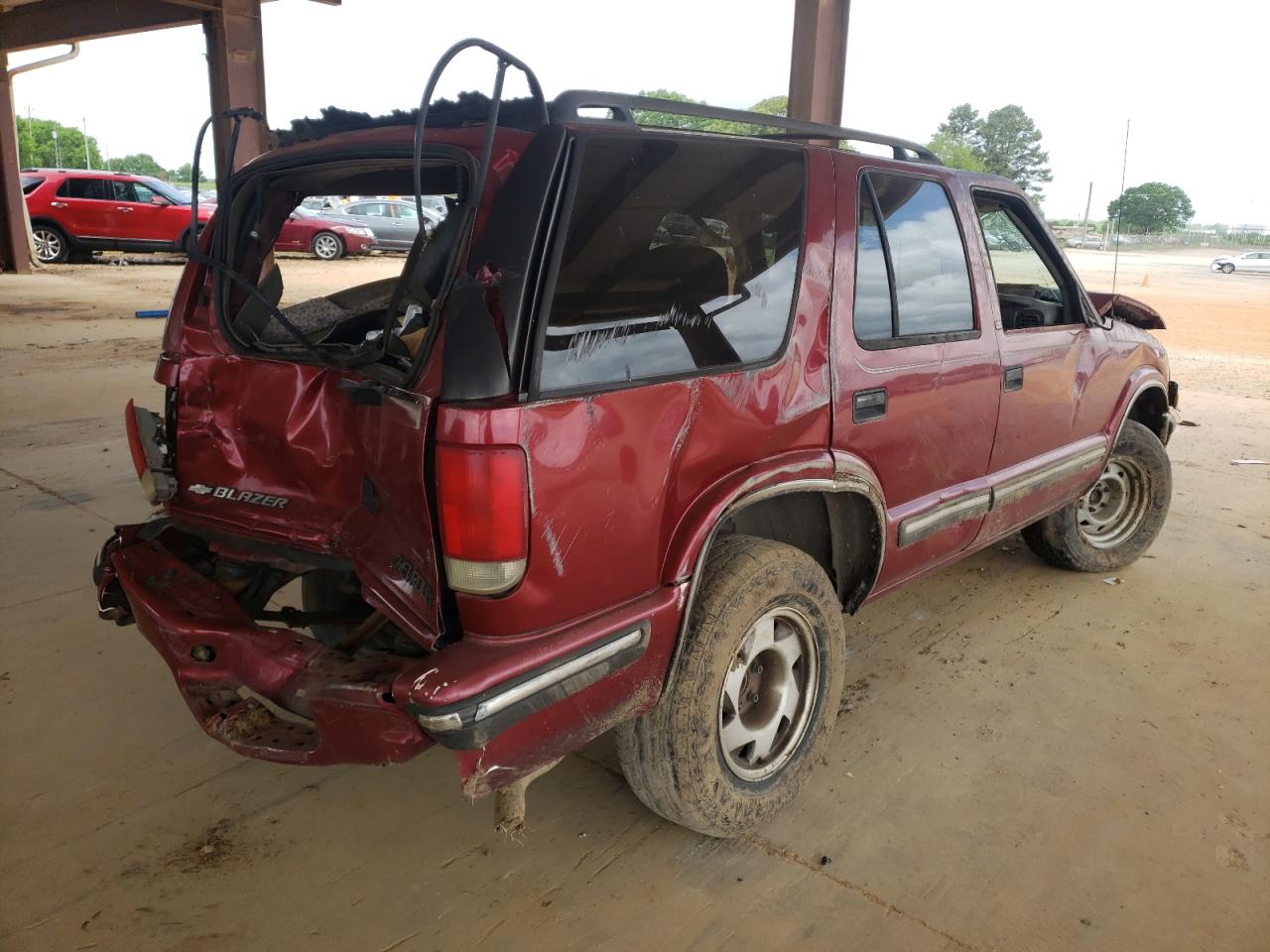 Photo 4 from auction – 1998 CHEVROLET BLAZER with VIN 1GNCS13W5W2212426