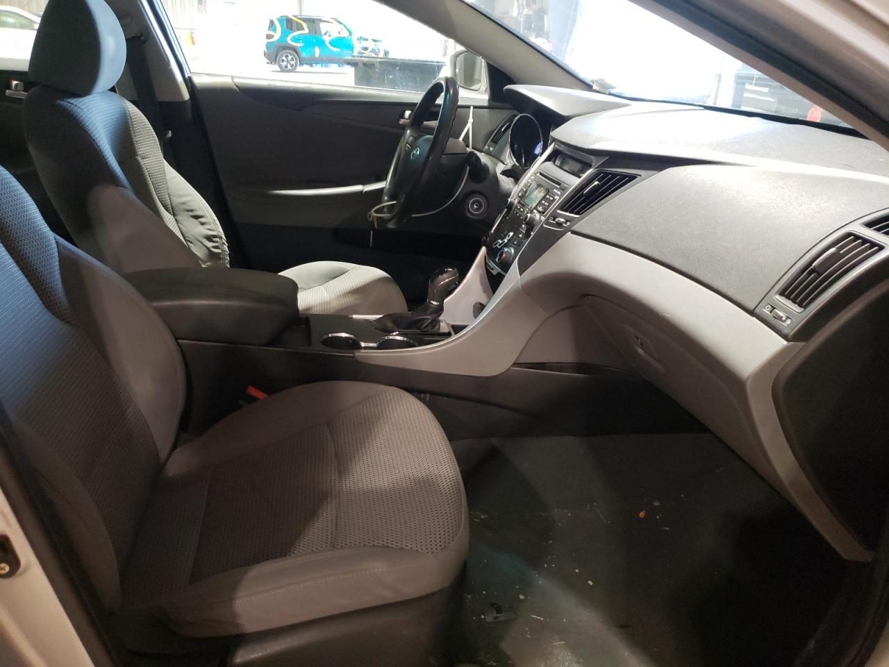Photo 5 from auction – 2011 HYUNDAI SONATA GLS with VIN 5NPEB4AC1BH033465