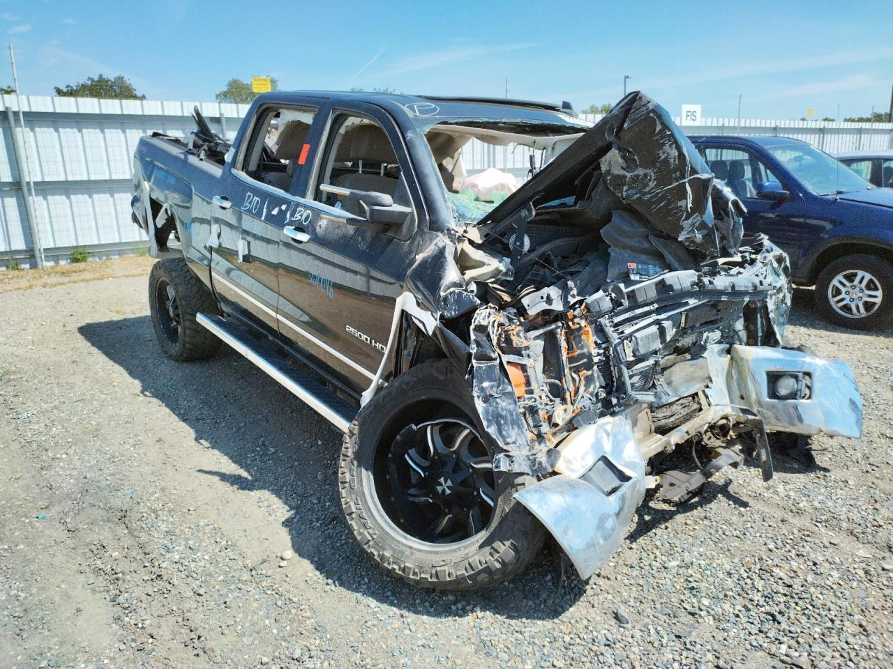 CHEVROLET SILVERADO 2018 with VIN 1GC1KWEY1JF106827 - Photo from auction