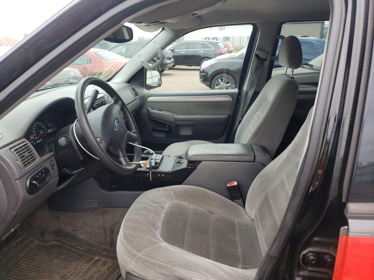 Photo 5 from auction – 2004 FORD EXPLORER X with VIN 1FMDU73K04ZB12189