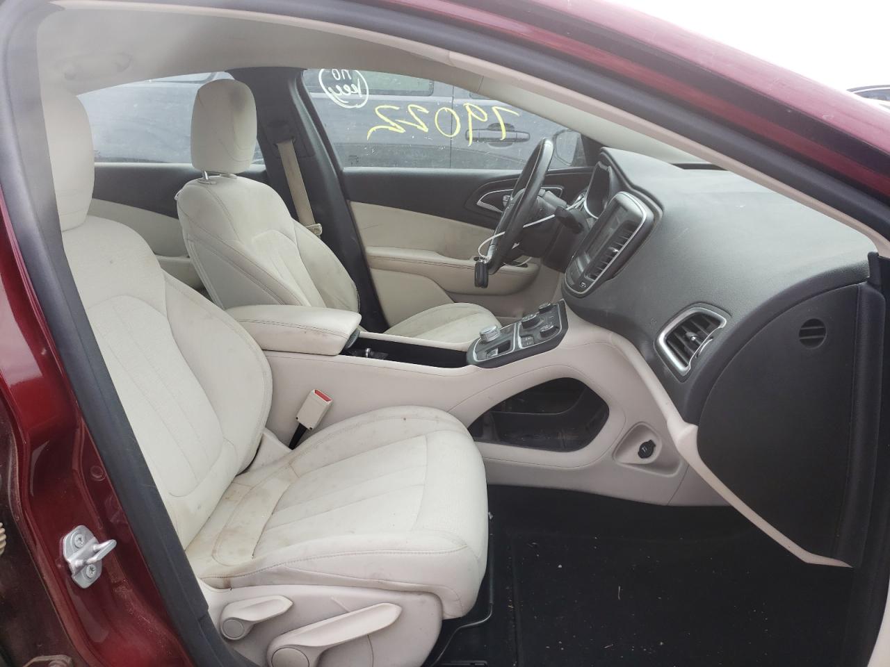 Photo 5 from auction – 2015 CHRYSLER 200 LIMITE with VIN 1C3CCCAB6FN710526