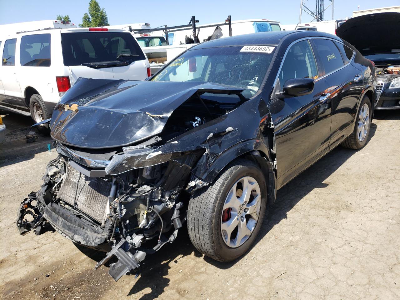 Photo 2 from auction – 2011 HONDA ACCORD CRO with VIN 5J6TF2H53BL800097