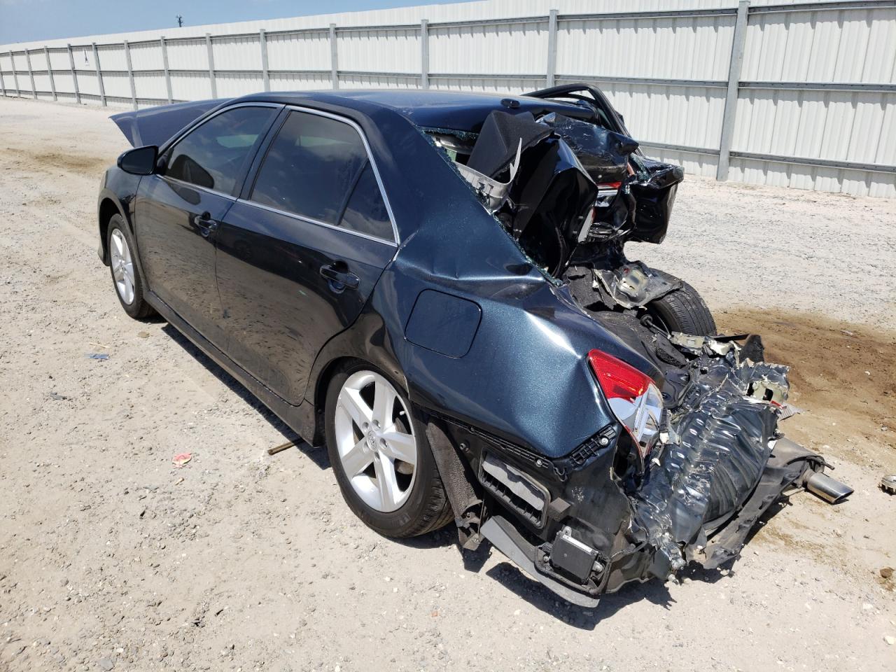 Photo 3 from auction – 2014 TOYOTA CAMRY L with VIN 4T1BF1FK3EU747707