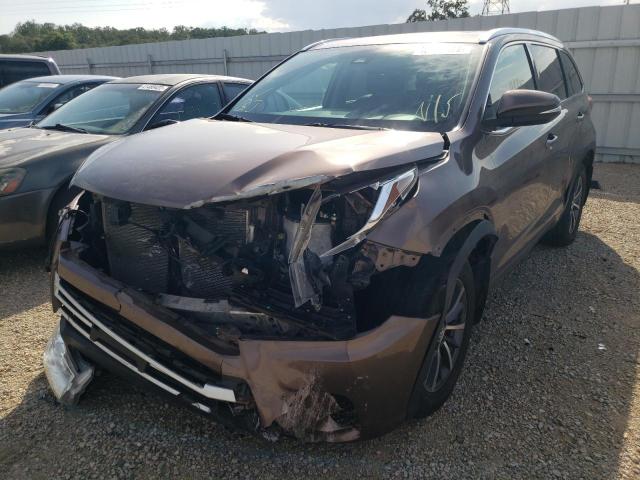 Photo 2 from auction – 2018 TOYOTA HIGHLANDER with VIN 5TDJZRFH3JS833348
