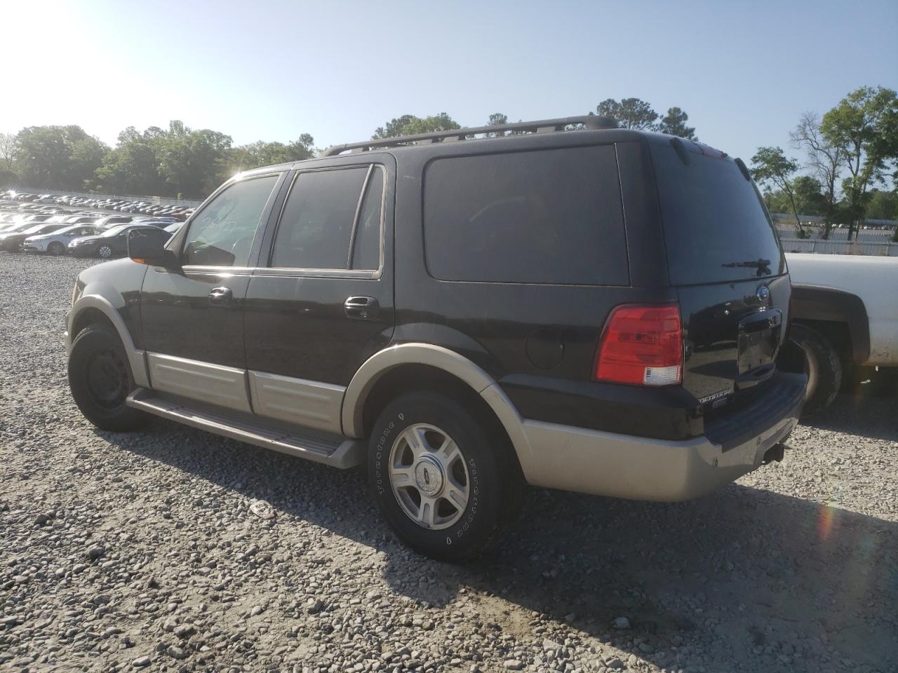 Photo 3 from auction – 2006 FORD EXPEDITION with VIN 1FMFU17576LA96525