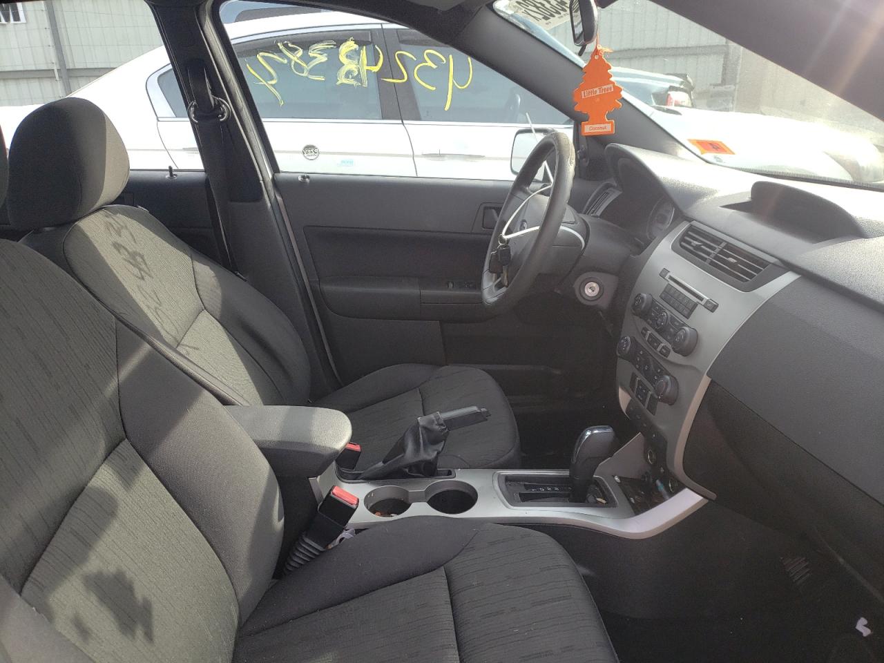 Photo 5 from auction – 2011 FORD FOCUS SE with VIN 1FAHP3FN4BW182200