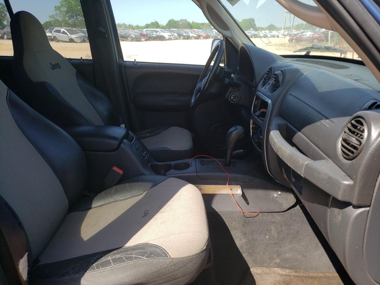 Photo 5 from auction – 2004 JEEP LIBERTY SP with VIN 1J4GL48K04W310147