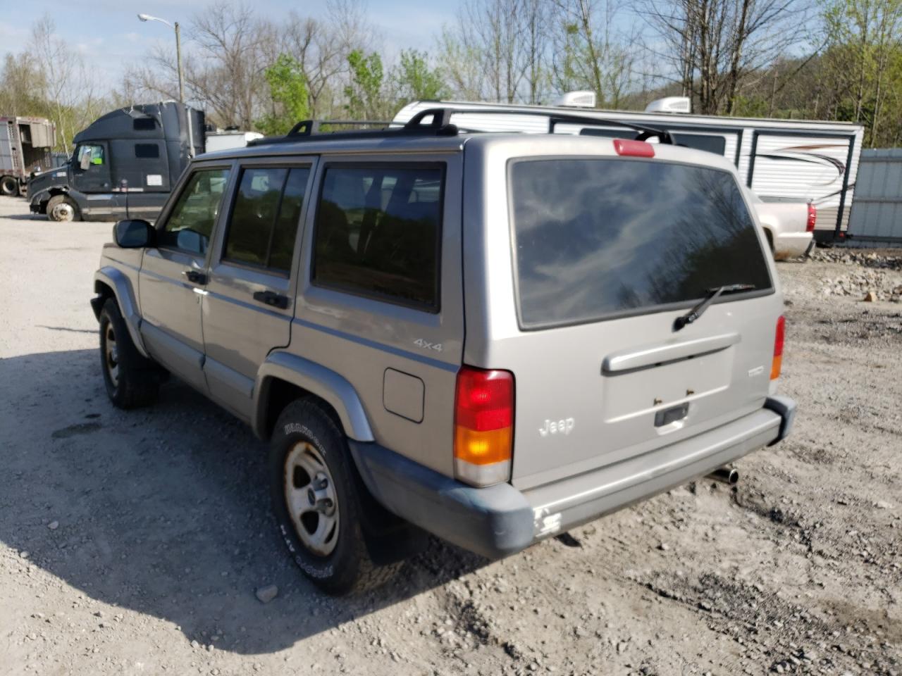 Photo 3 from auction – 2001 JEEP CHEROKEE S with VIN 1J4FF48S81L533889