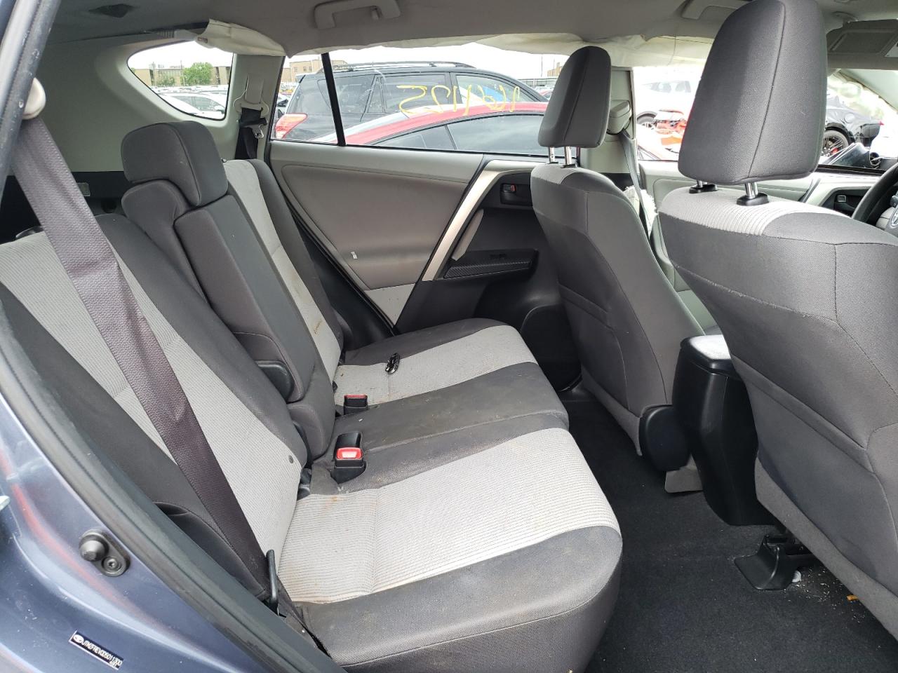 Photo 6 from auction – 2013 TOYOTA RAV4 LE with VIN JTMZFREV0D5011300