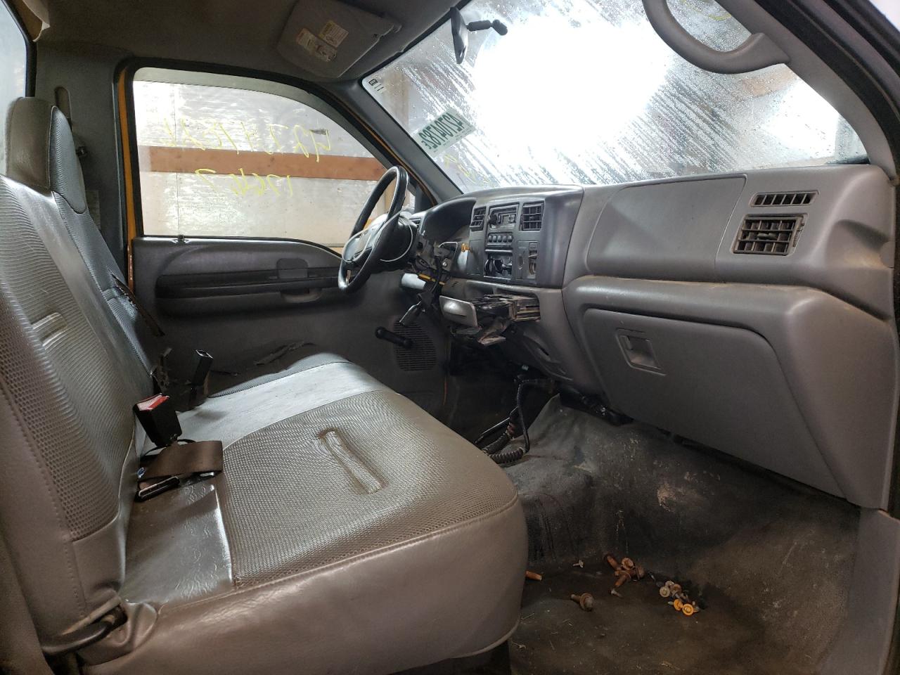 Photo 5 from auction – 2002 FORD F250 SUPER with VIN 1FTNF21L02EA45809